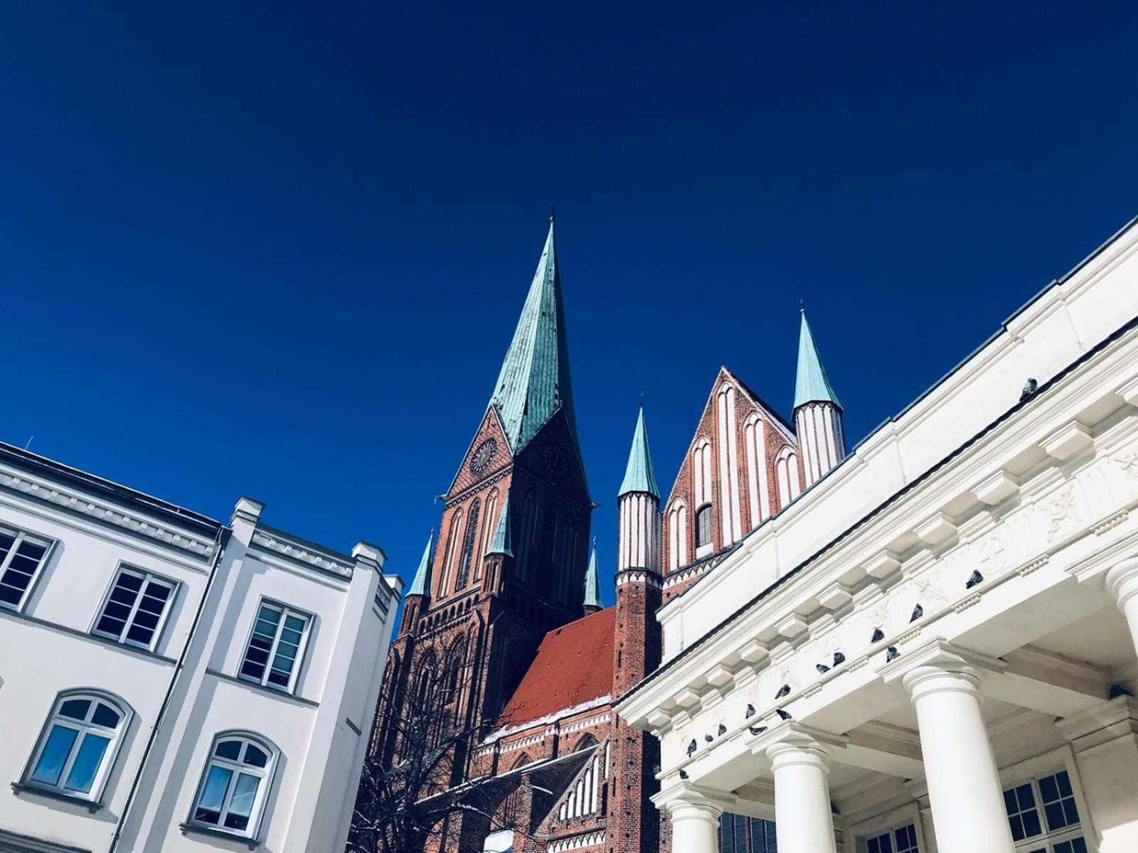 Stilvolle Ferienwohnung Am Stadthafen Schwerin Schwerin  Eksteriør bilde